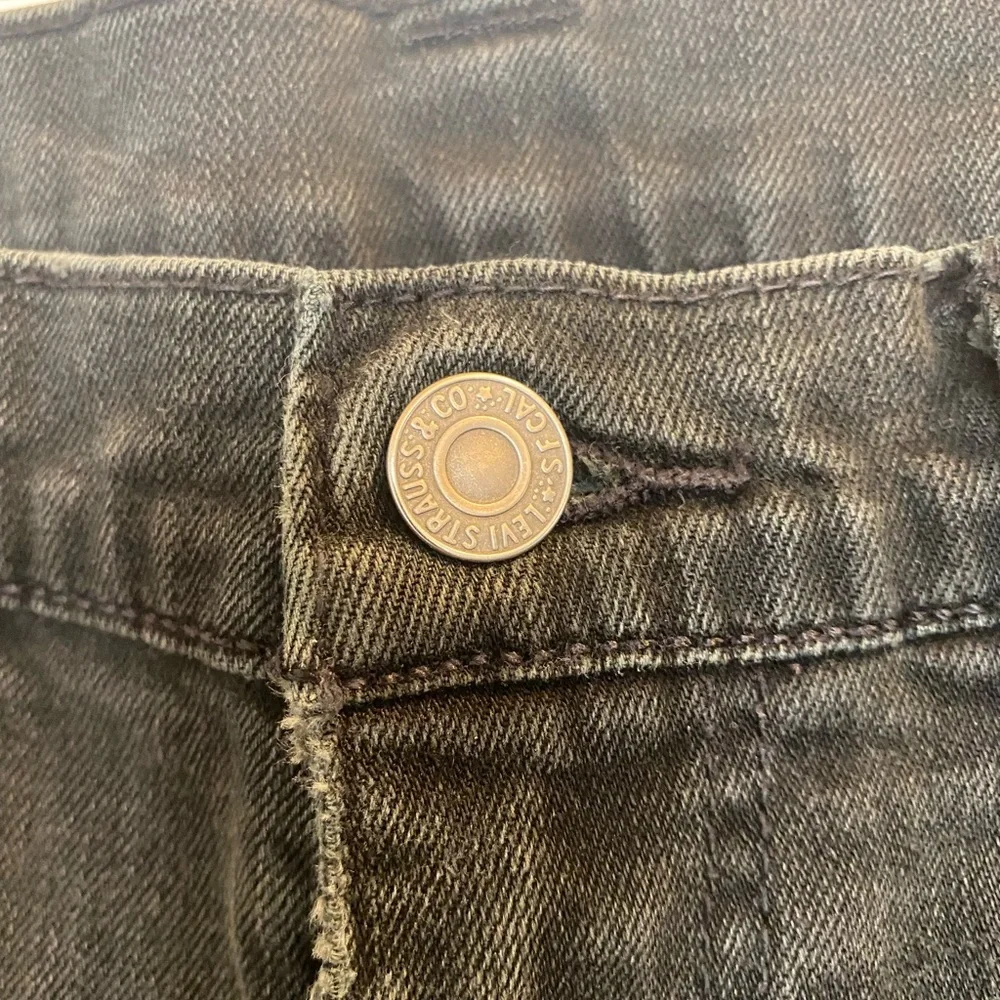 Vintage Levi’s 511 Black distressed jean shorts - Picture 4 of 14